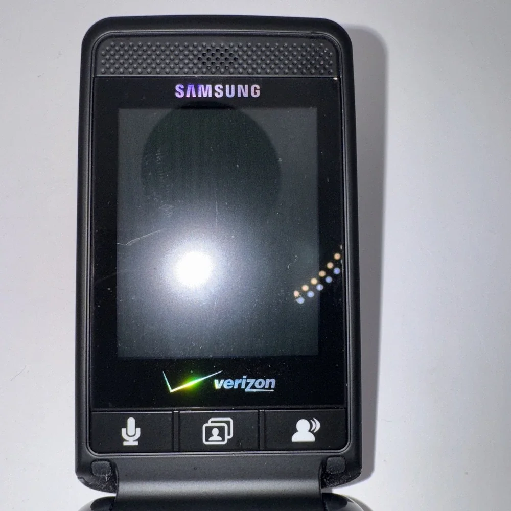 Samsung Verizon Wireless Model: SCH-U320 Flip Cell Phone - Power On‎ /Untested